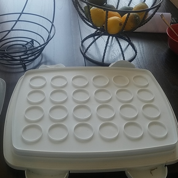 Cupcake tuberware carrier with 2 sides 3N1 - Picture 2 of 3